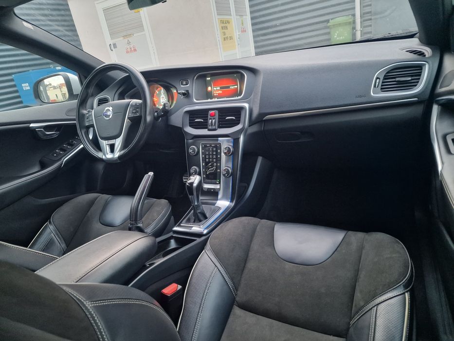 Volvo V40 R Disign 2015 - 2.0 Diesel - Accept Schimb