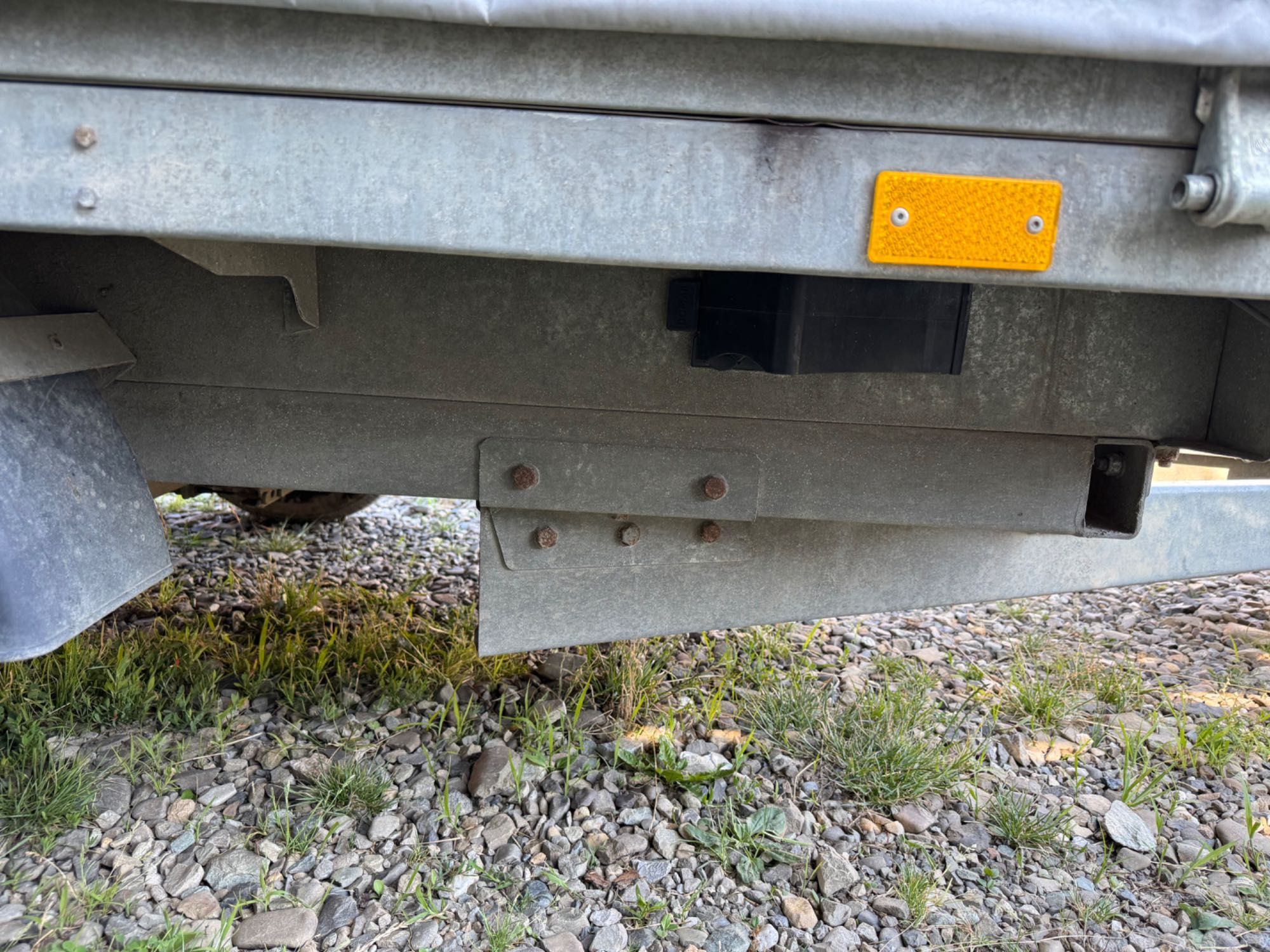 Vand remorca 2 axe, Masa maxima 2000 kg