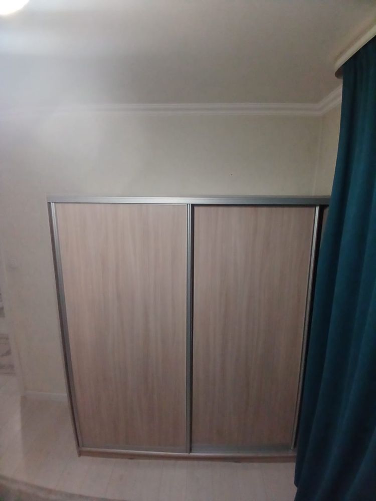 Шкаф 210×180 см, как новый — срочная продажа