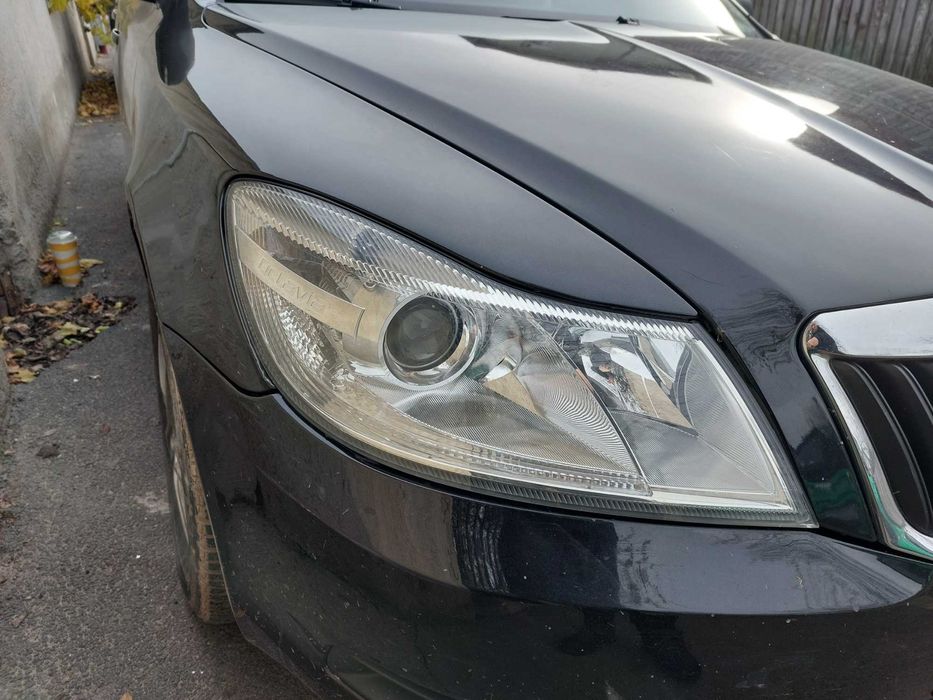 Far stanga/drp Octavia 2 facelift 2009-2013