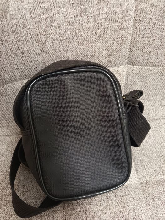 Чантичка през рамо Lacoste