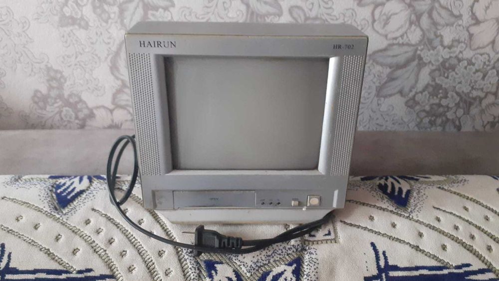 Продам телевизор на з\части