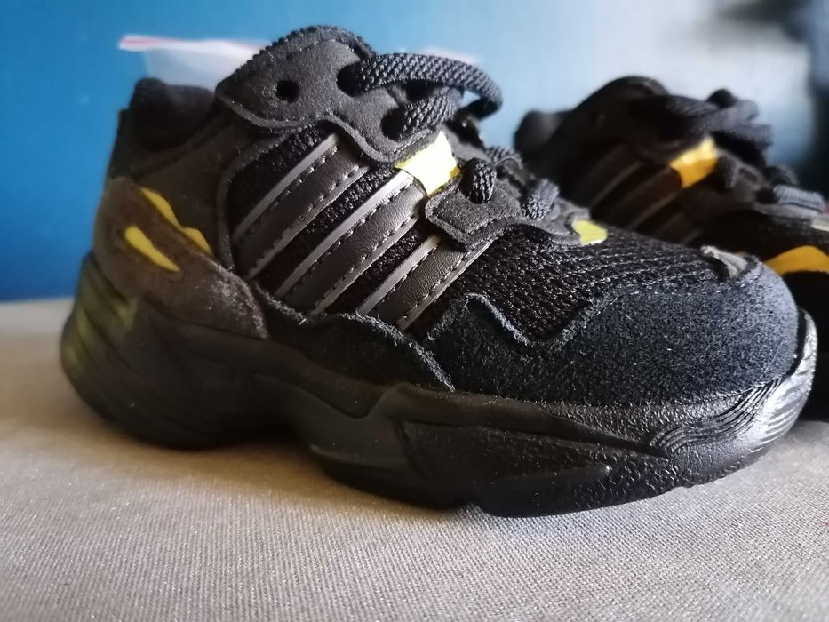 Adidas маратонки за бебе