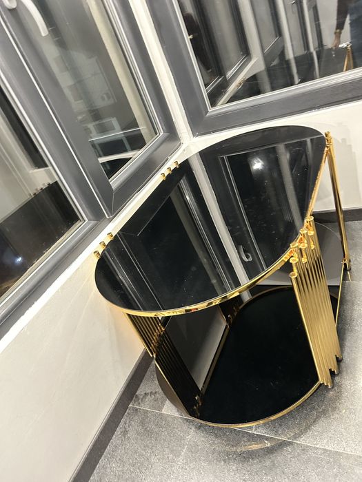 Маса чисто нова 200 лв