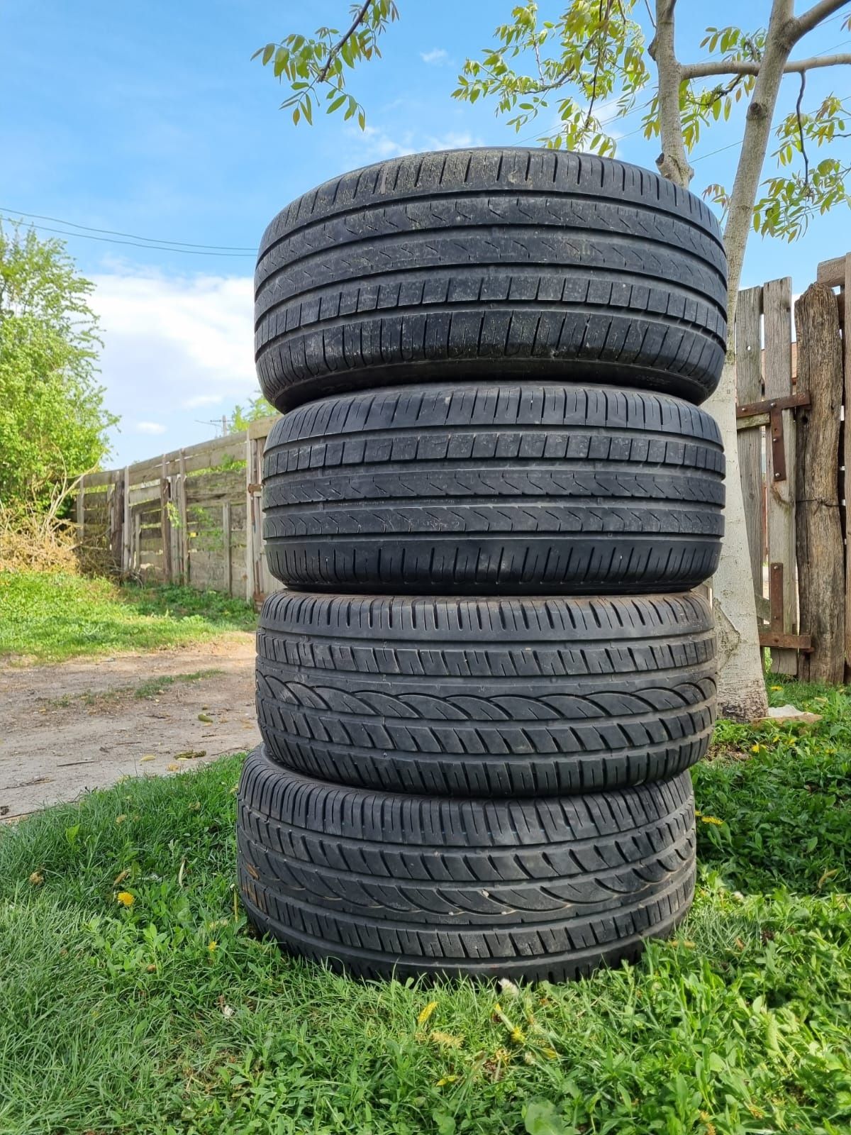 Vând 4 cauciucuri de vara 235/50 R 17