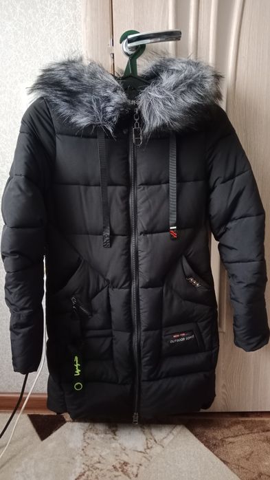 Новая подростковая куртка зимняя отдам за 5 литров подсолнечного масла