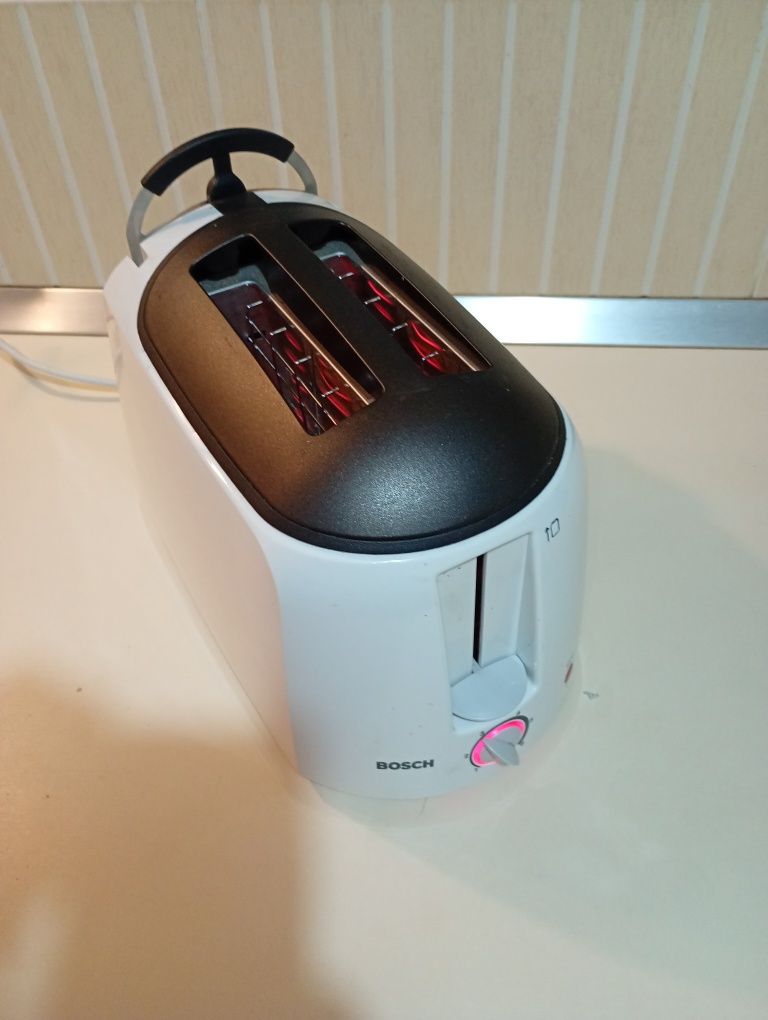 Prajitor paine Bosch cu suport mentinere cald - FD 8607, 950W