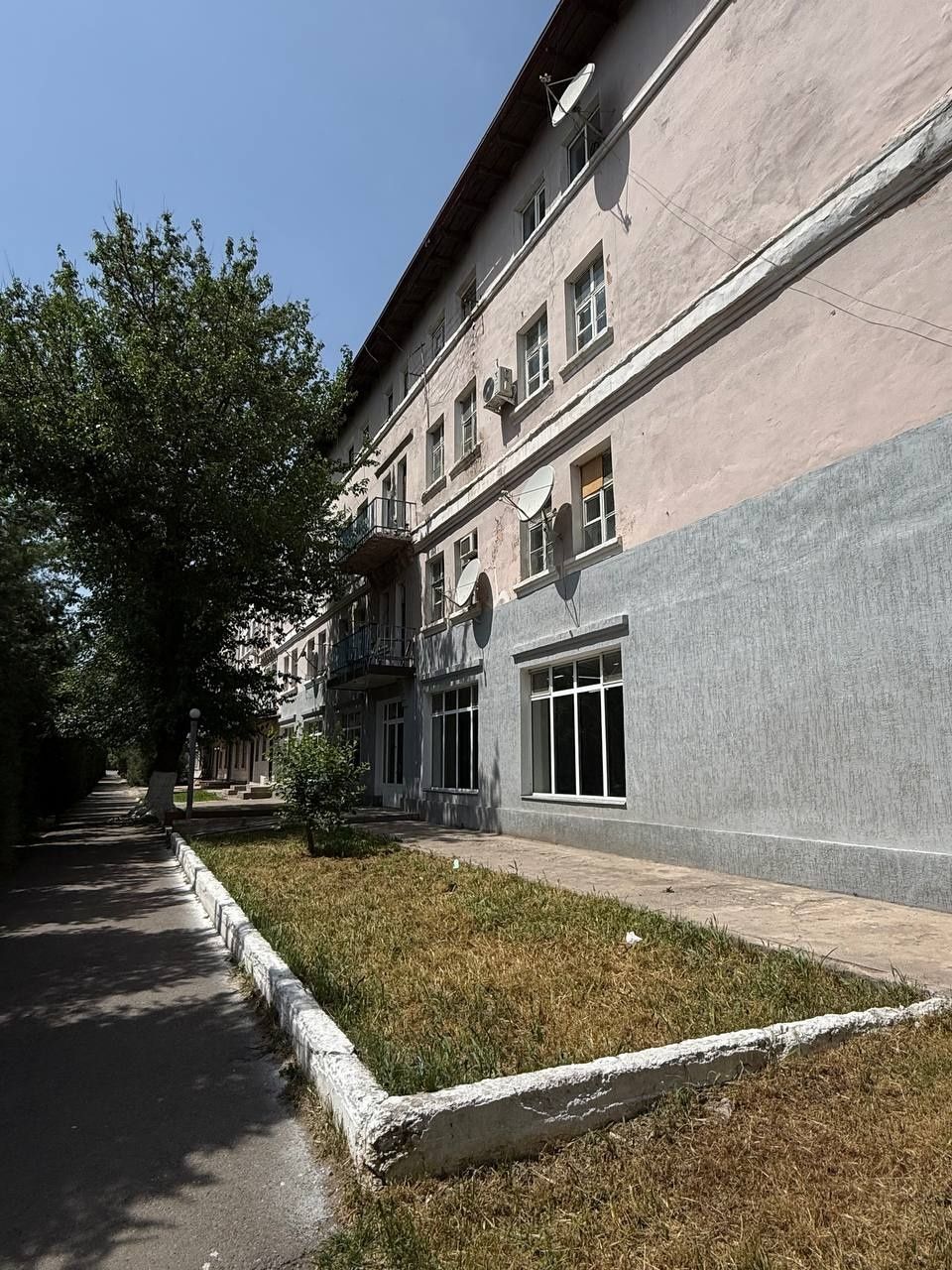 Нежилой жой арендага берилади или сотилади срочно Чирчикда