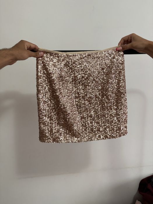 Поли, долни дрехи