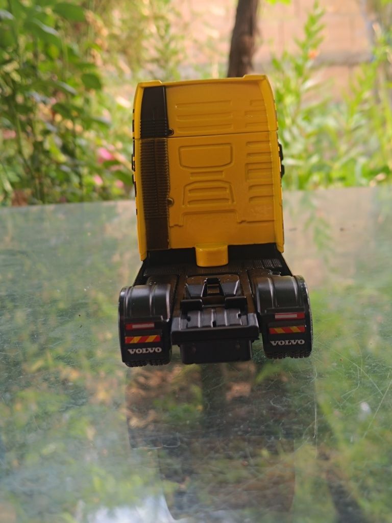 VOLVO FH16  мащаб 1/43