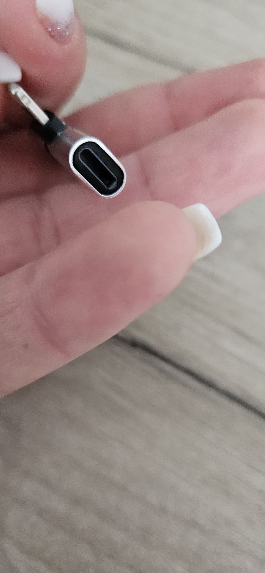 Adaptor pentru căști și incarcator iPhone