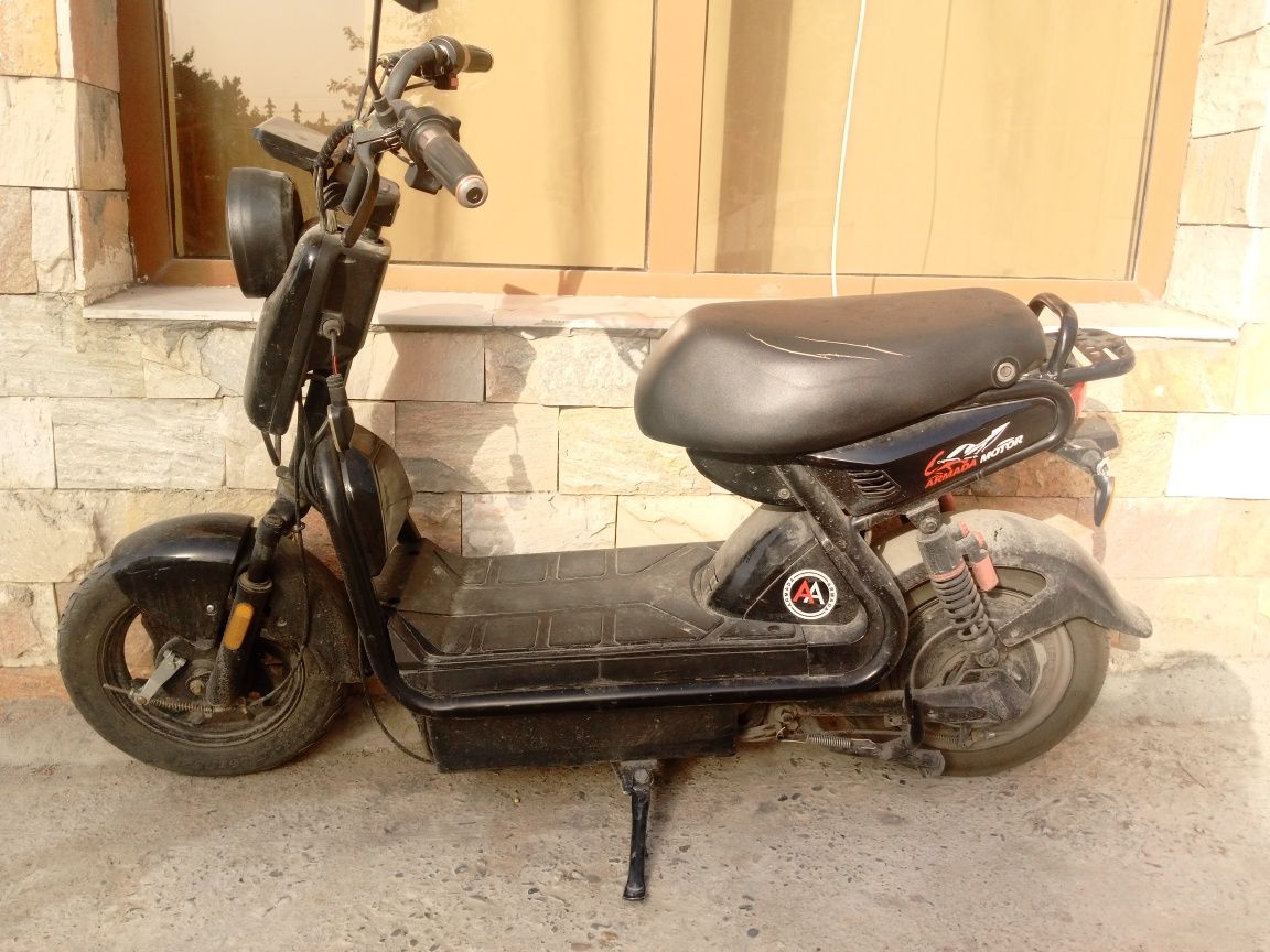 Skuter Armada motors
