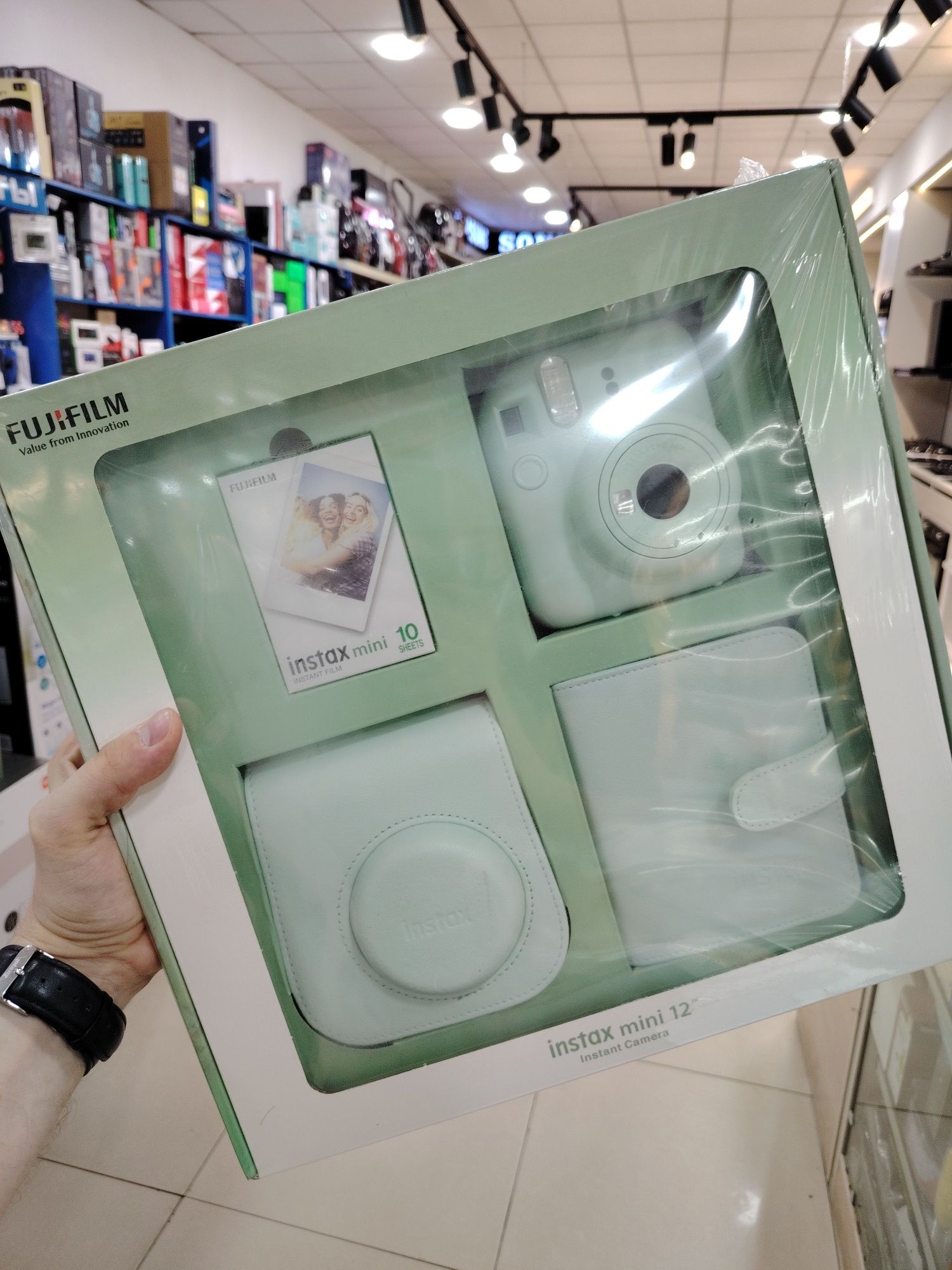 Instax Mini 12 компактный фотоаппарат