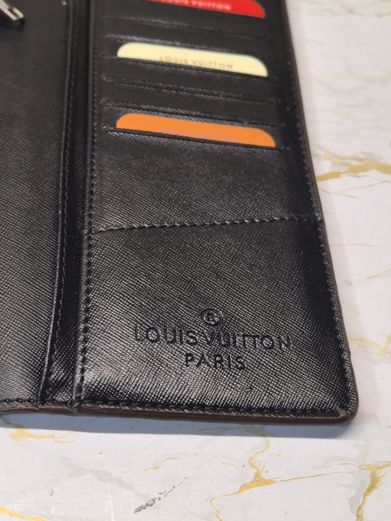 Luis Viton портфейл