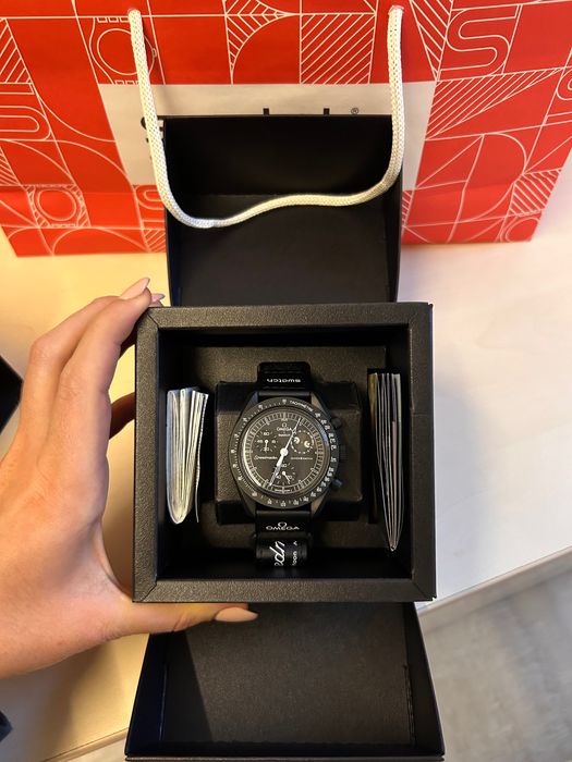 Часовник Swatch x Omega Mission to the Moonphase - New Moon чисто нов