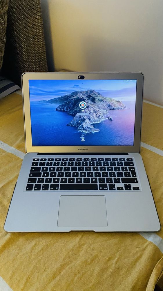 Macbook Air I5, A1466, cutie completa, carcasa, incarcator original