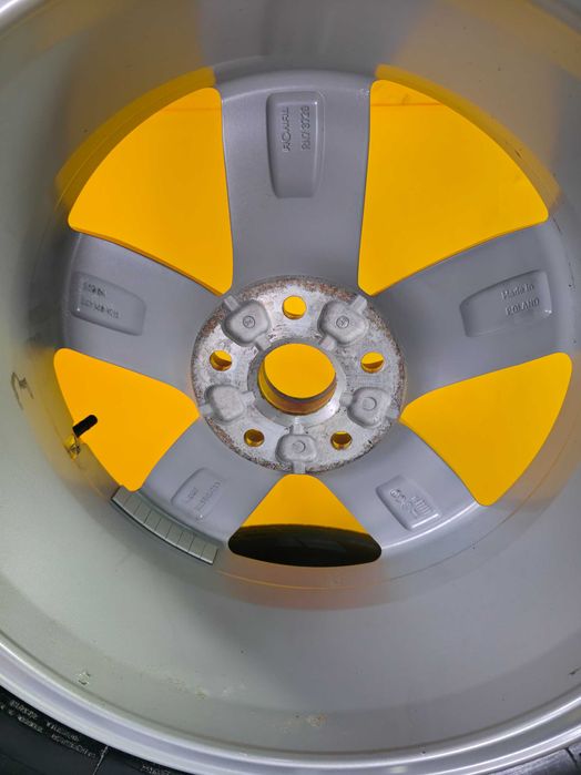 Roti Jante Anvelope IARNA 215/65/17 5x112 OEM VW Tiguan NOI 2025