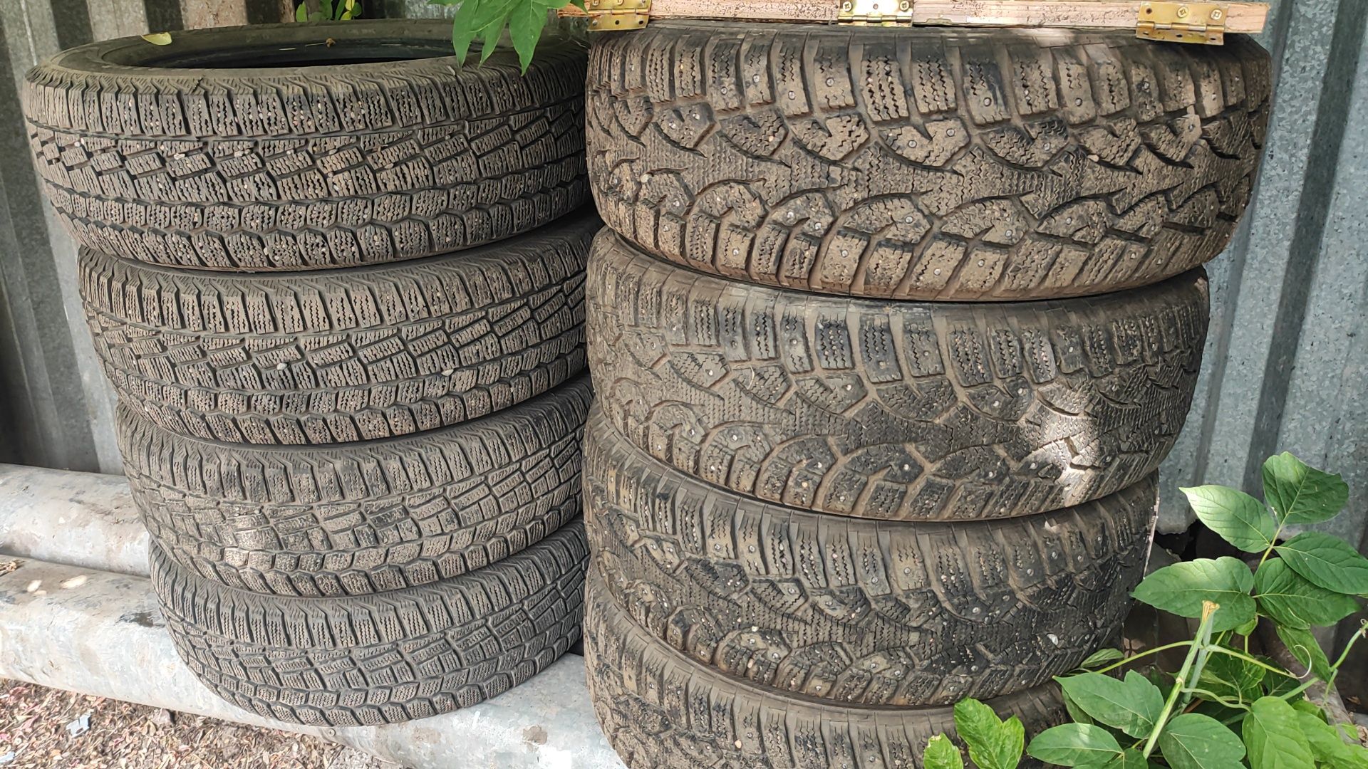 Продам зимние и всесезоный колёса два комплекта