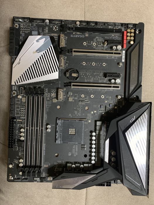 Placa de baza Aorus X570 Ultra