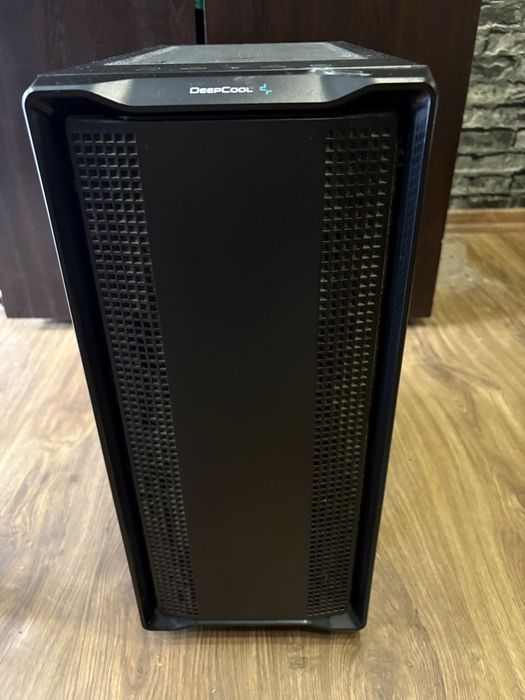 Геймърски компютър DeepCool / G:RIGS + LOGITECH клавиатура