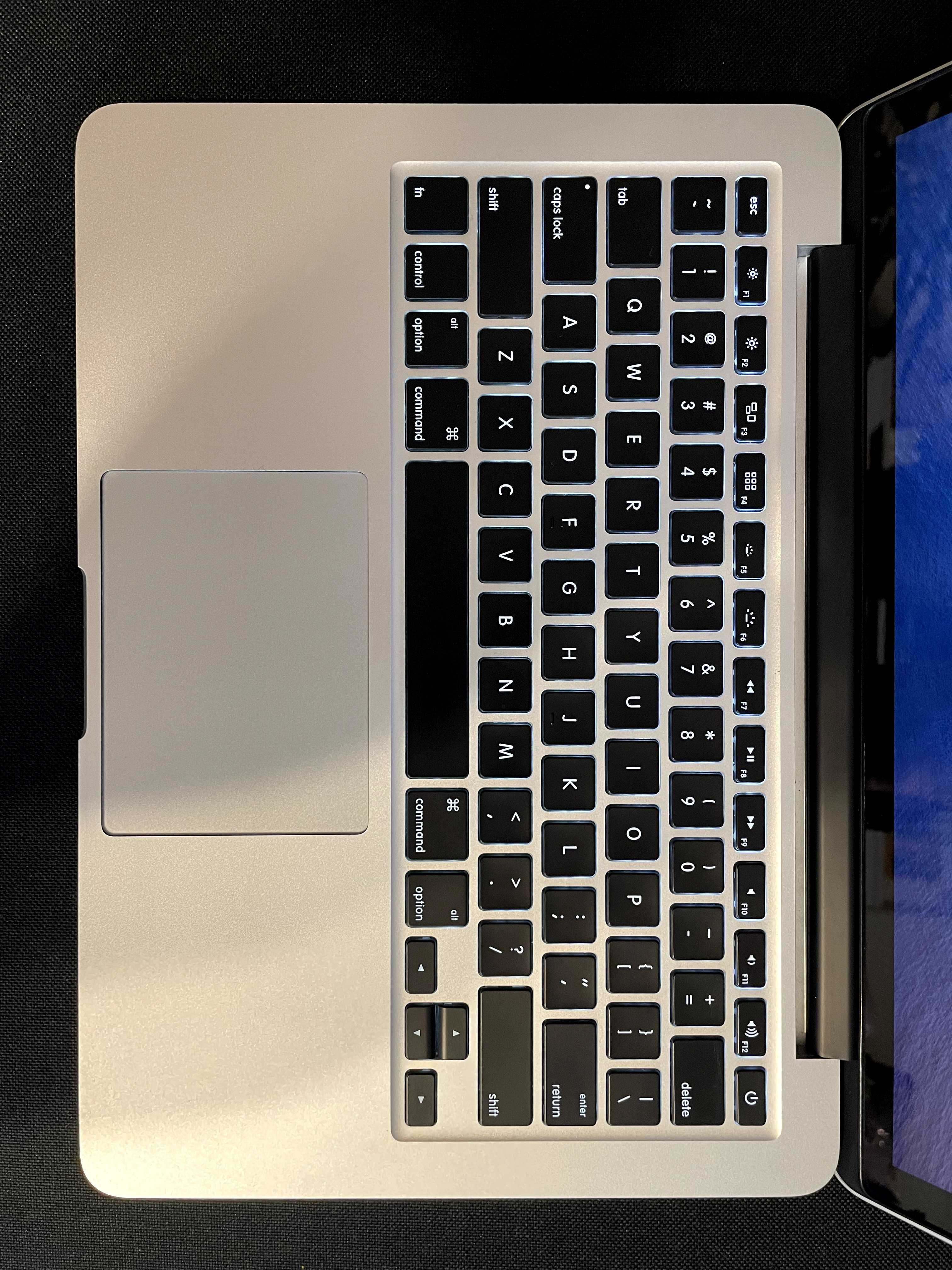 Macbook Pro Mid 2014 / I5  2.6 Ghz/ 8Gb RAM / SSD 512 / Magic mouse