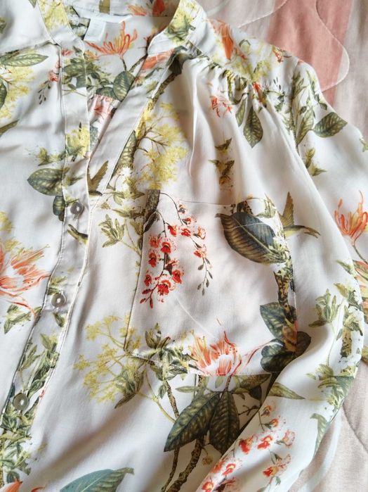 Дамска риза на цветя