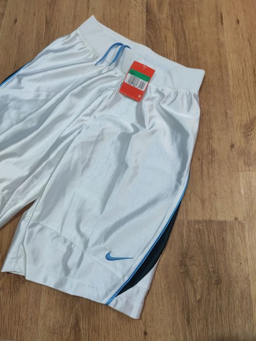 Pantaloni scurți Nike mărimea 13-15 ani sau S