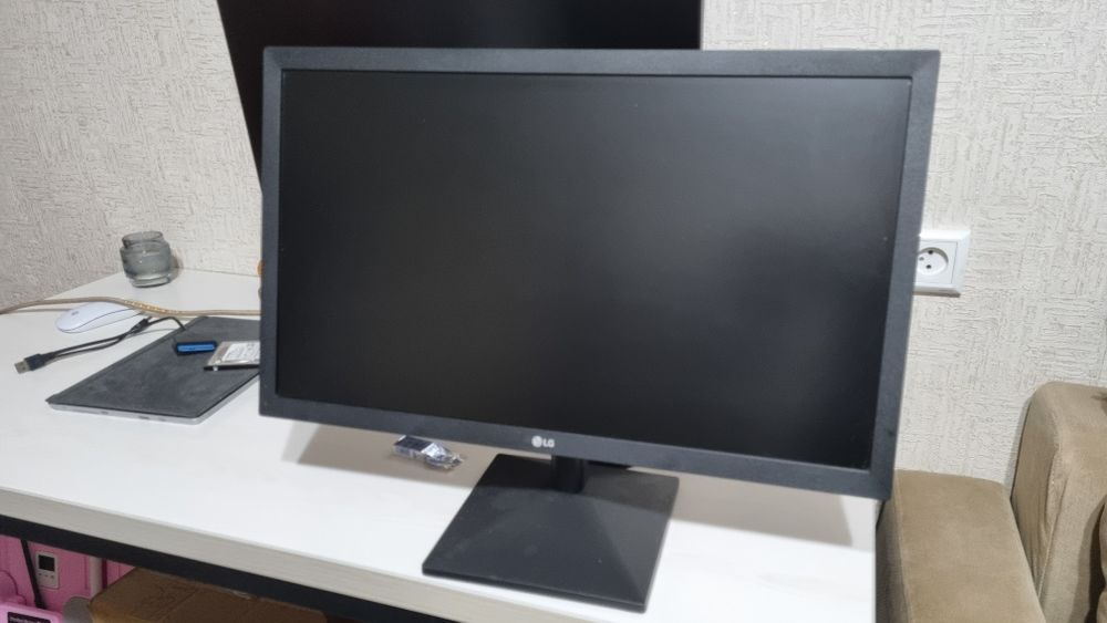 Мониторы LG MN4300M в отличном состоянии