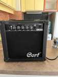 Продавам  Cort CM10G Guitar Amplifier
