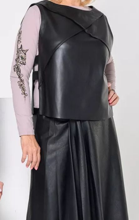 Продам новый кожаный жилет