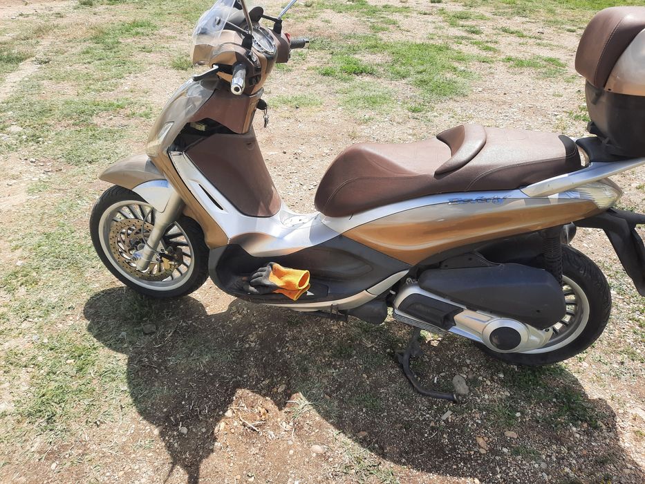 Vând scuter piagio liberty