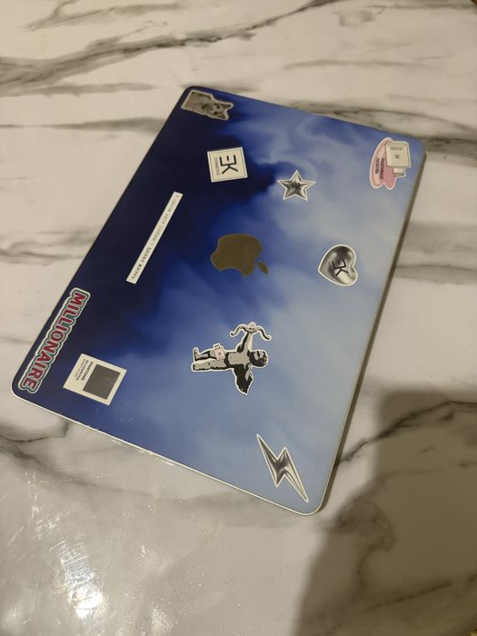 Макбук эйр м2 256/8