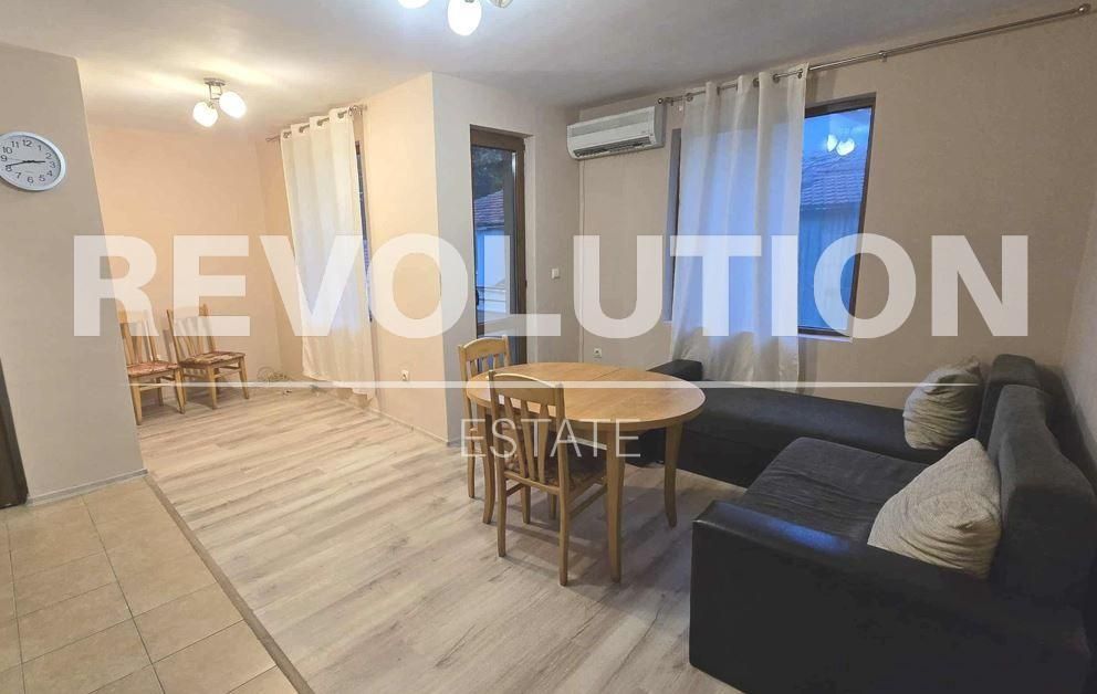 Двустаен апартамент в района на Колхозен пазар!