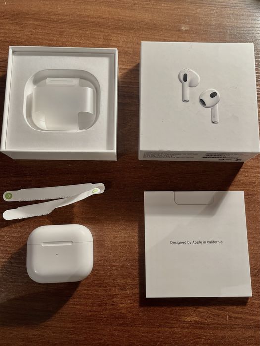 Airpods 3 продам срочно
