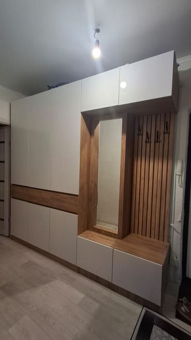 Продам шкаф и прихожку