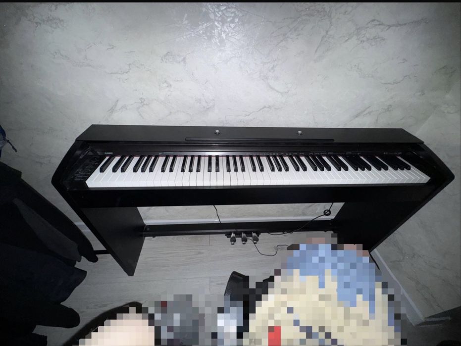 Продается цифровое пианино Casio PX-735