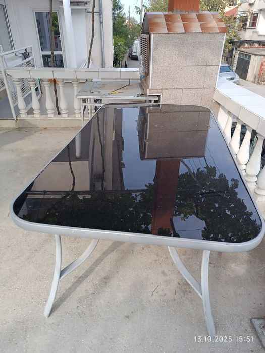 Голяма градинска маса