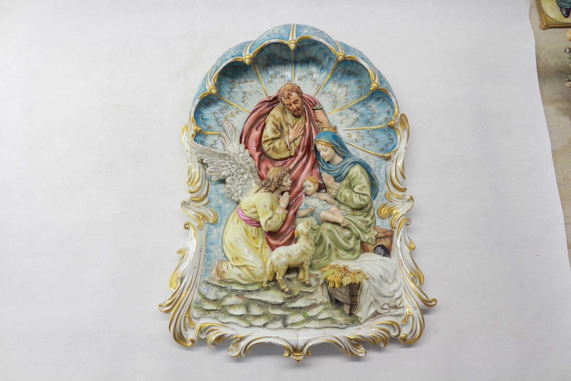 Статуэтка из фарфора Рождение Христа Capodimonte Италия