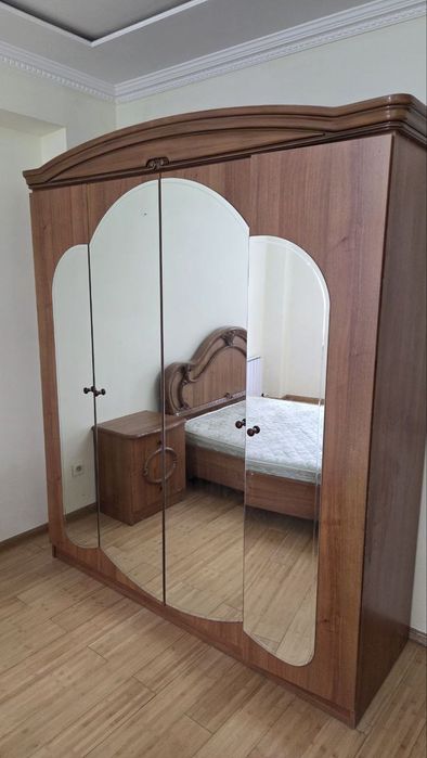 Продам спальный гарнитур, кровать