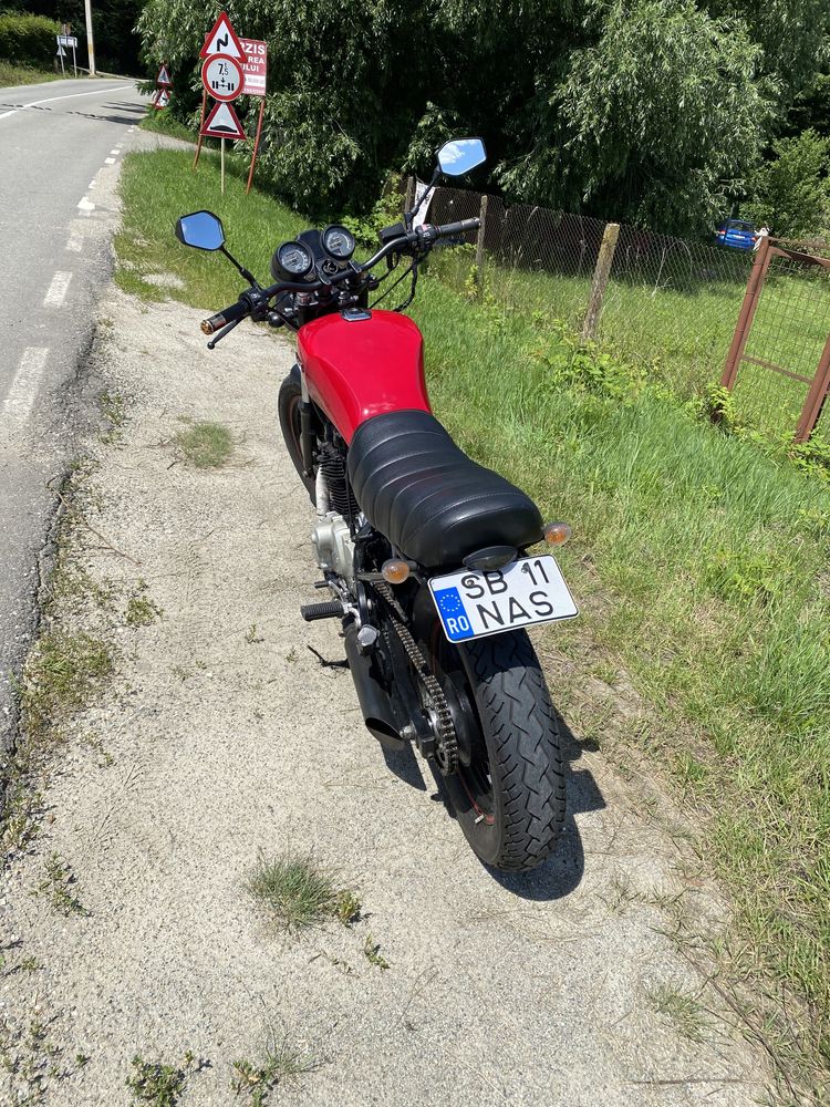 Suzuki GR650 Cafe Racer / Scrambler