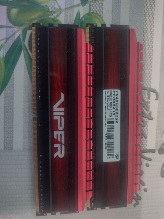 Memorie RAM viper 4 ddr4 8 GB 3000 mhz