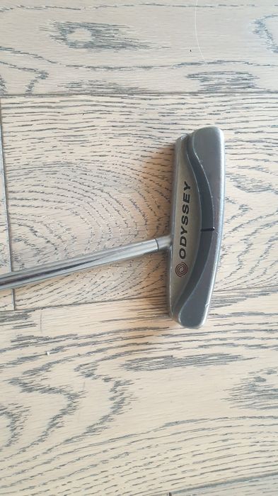 Продавам голф стик (пътър / putter) Odyssey WHITE HOT