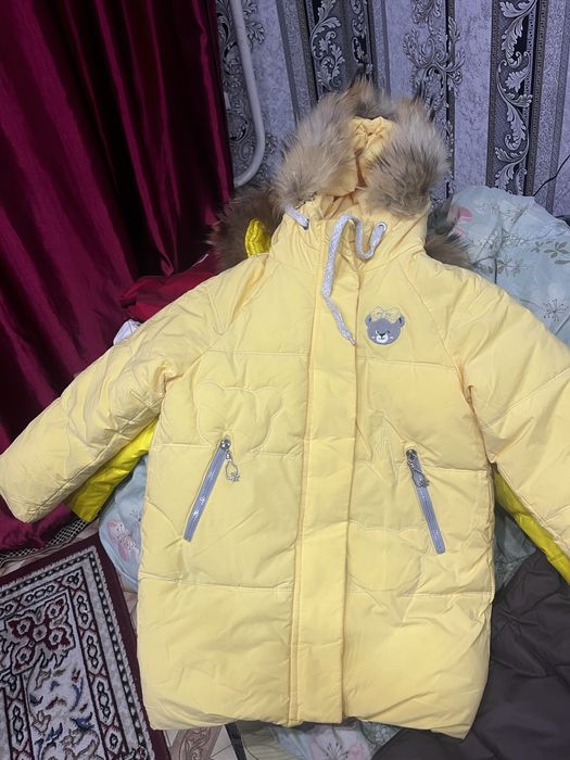 продам куртку зимнюю для девочек
