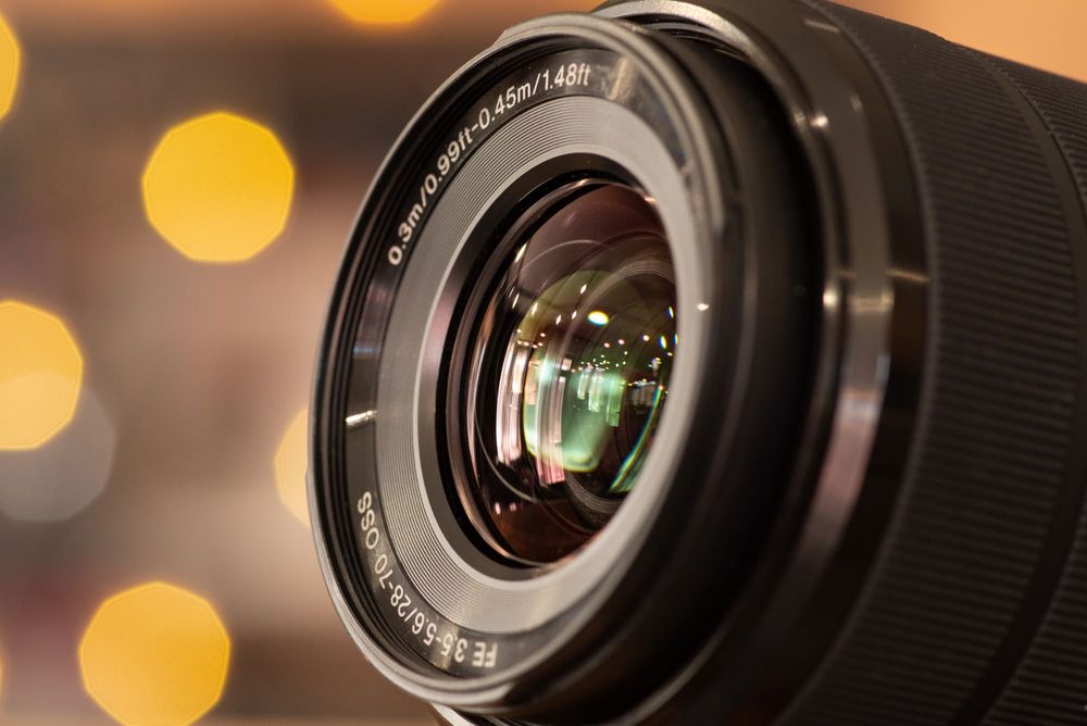 Sony 28-70mm f/3.5-5.6 OSS обектив Сони