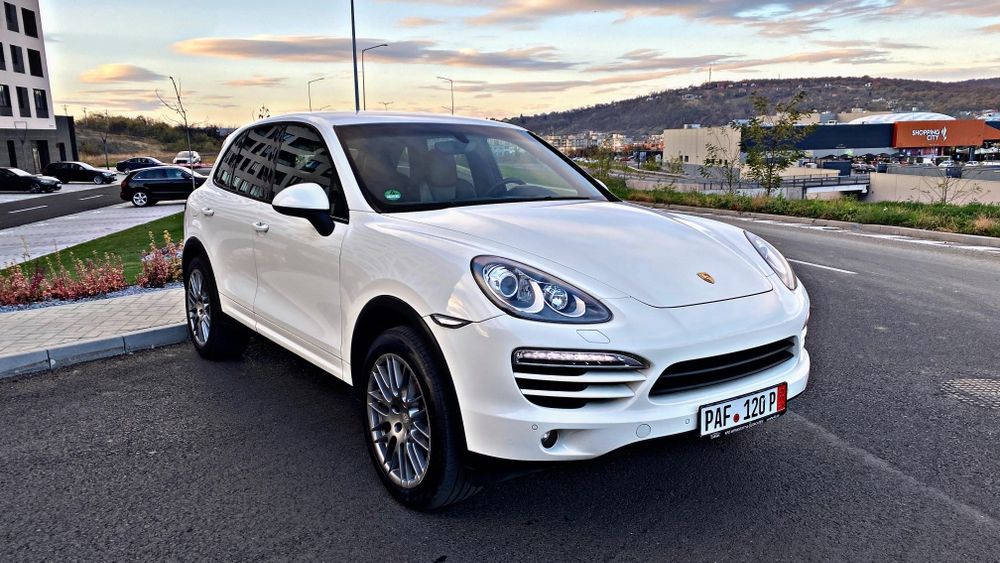 Vand Porsche Cayenne 3.0tdi 239cp 4x4 xenon navi piele Bose pdc inc sc