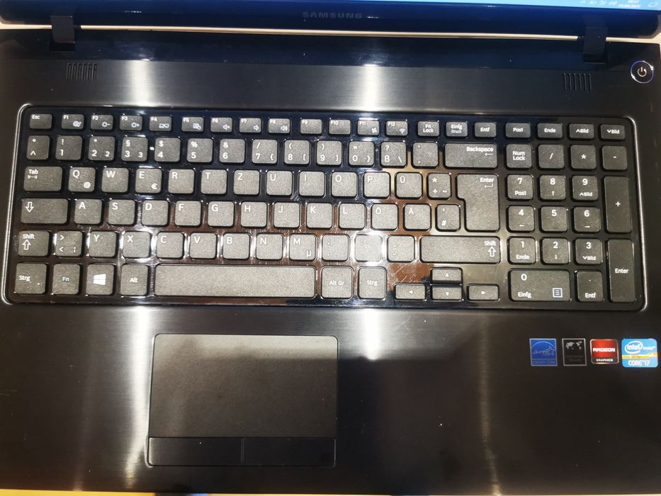 Лаптоп Самсунг Samsung 17 inch 17 инча
