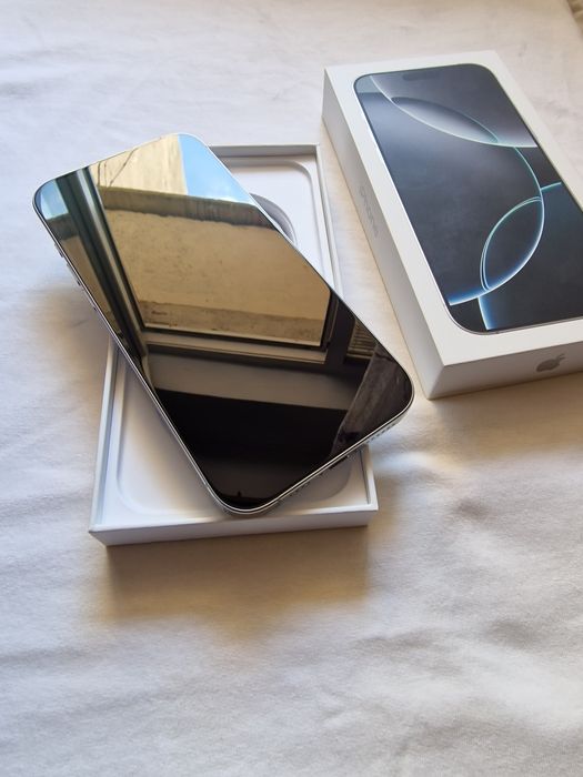 De vanzare IPHONE 16 PRO MAX 1TB , titanium Alb impecabil full Box