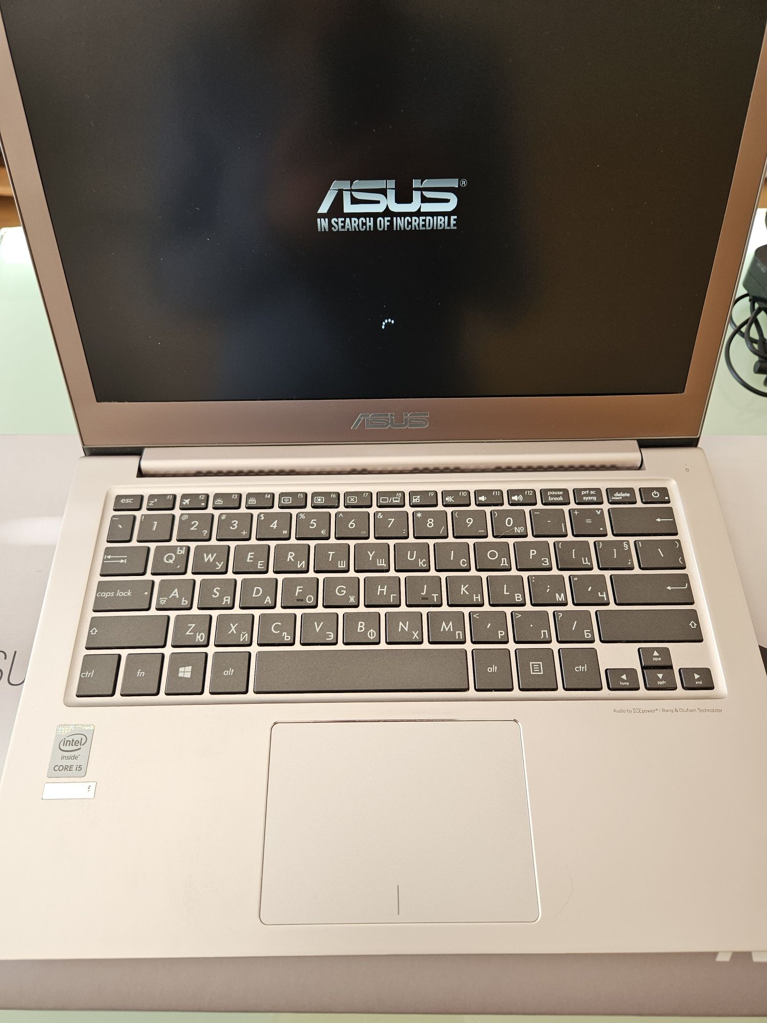 ASUS Zenbook UX303L