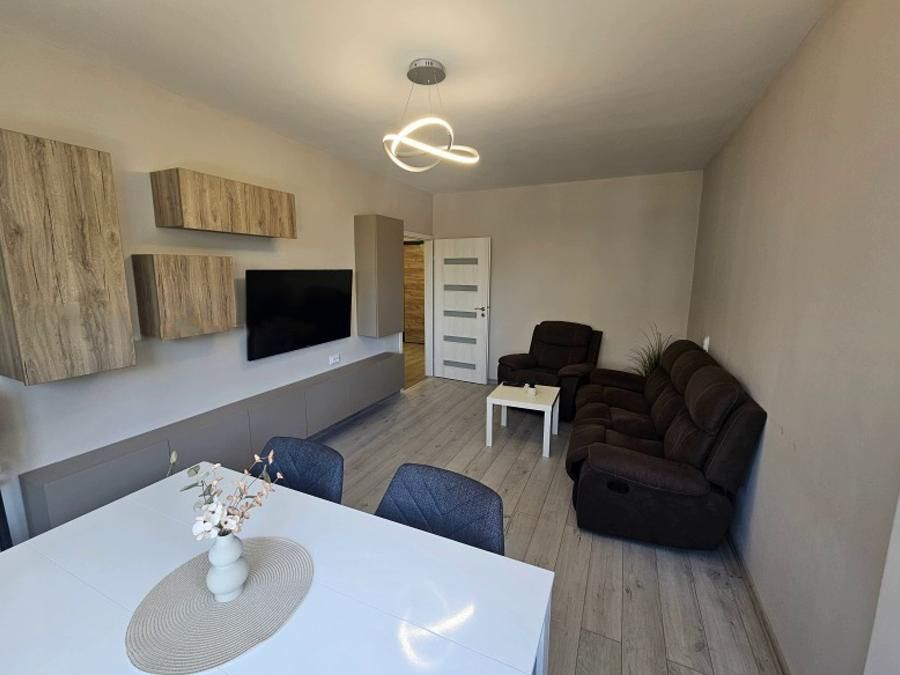 Дава се под наем Двустаен апартамент в Пловдив, Тракия - 67 кв.м за 409 € - Снимка #1