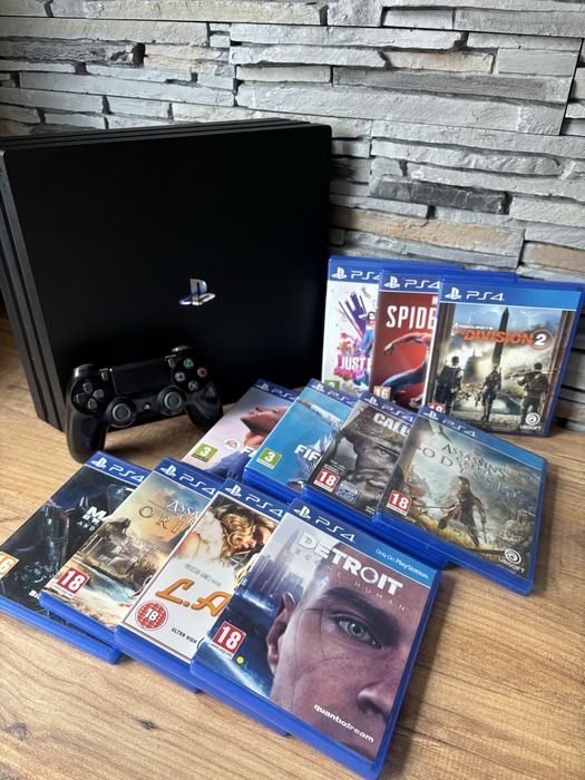 PlayStation 4 Pro с 10+ игри
